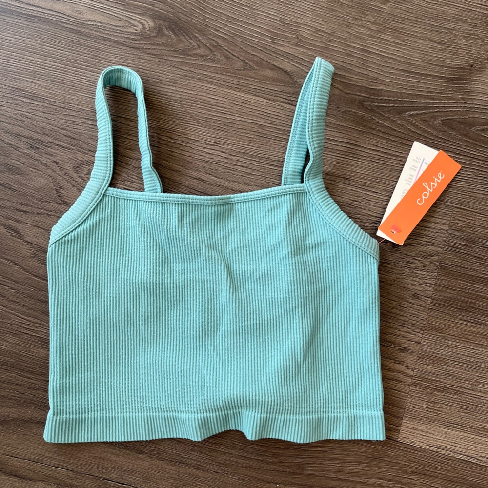 NWT Women’s Colsie sports bra size M. Multi colors avl.
